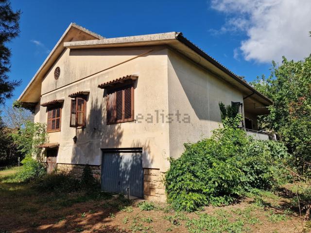 Case e ville in vendita di 355 m² in Via Rocciola Scrofani, 82