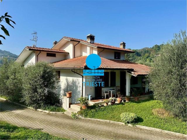 Case e ville in vendita di 355 m² in Via Roncosambaccio, 153