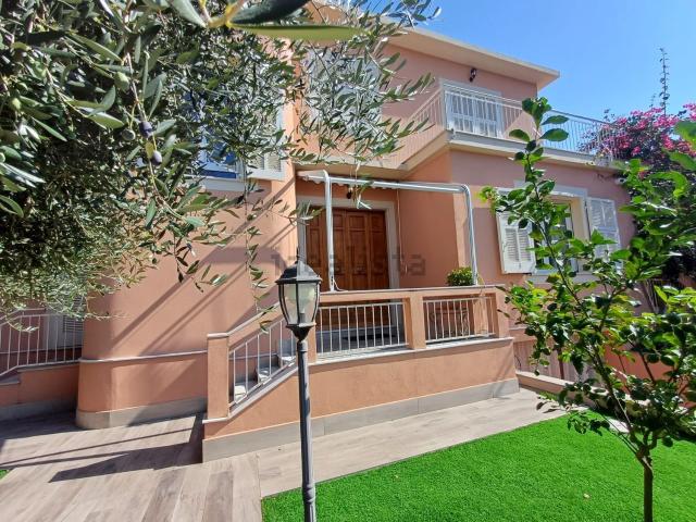 Case e ville in vendita di 356 m² in Piazza Palestro