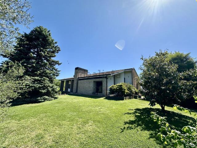 Case e ville in vendita di 357 m² in Località Toccalmatto, 12