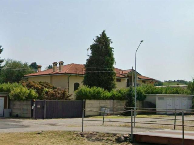 Case e ville in vendita di 357 m² in Piazza Meucci, 10