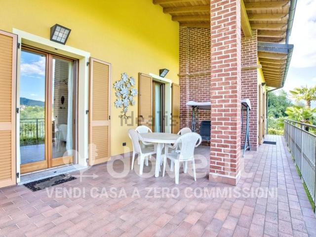 Case e ville in vendita di 359 m² in Via Canonica, 14