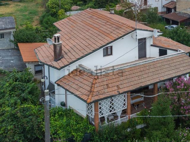 Case e ville in vendita di 359 m² in Via Giuseppe Mazzini