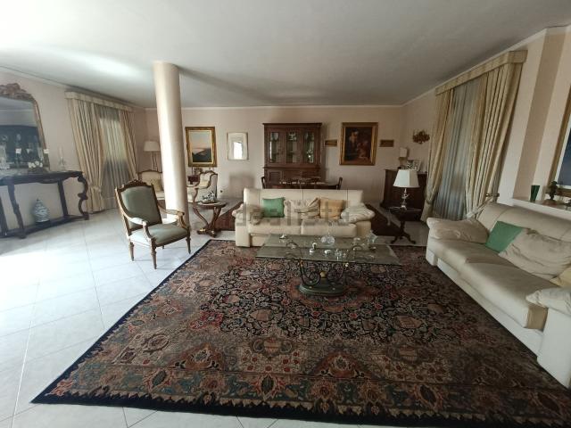 Case e ville in vendita di 359 m² in Via San Giuseppe