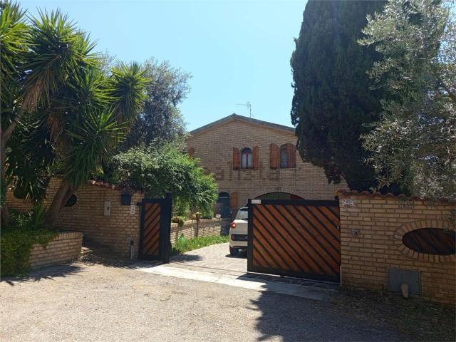 Case e ville in vendita di 360 m²