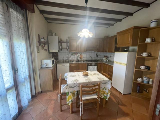 Case e ville in vendita di 360 m²