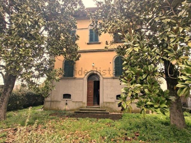 Case e ville in vendita di 360 m²