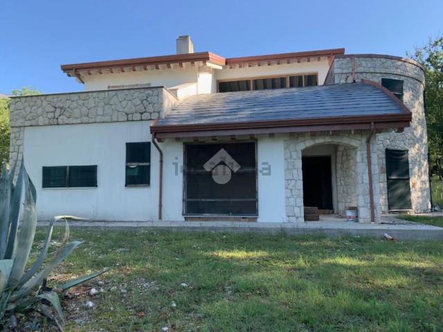 Case e ville in vendita di 360 m²