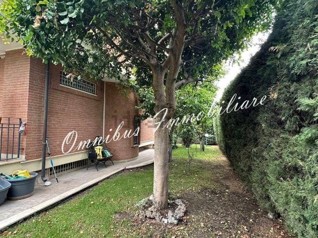 Case e ville in vendita di 360 m²