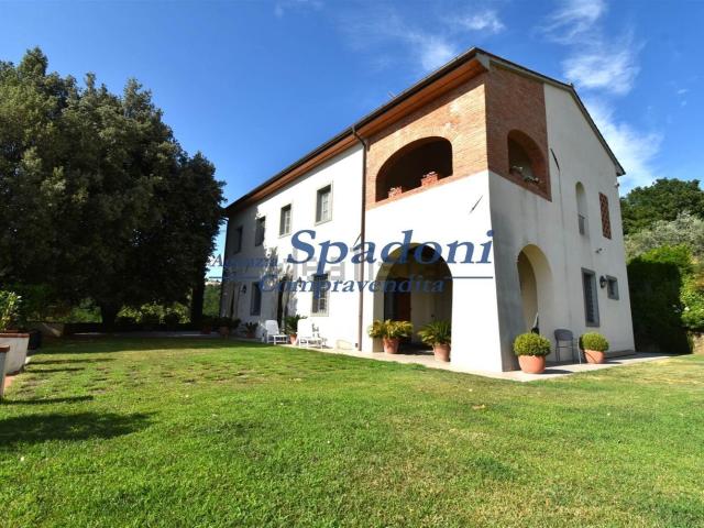 Case e ville in vendita di 360 m²