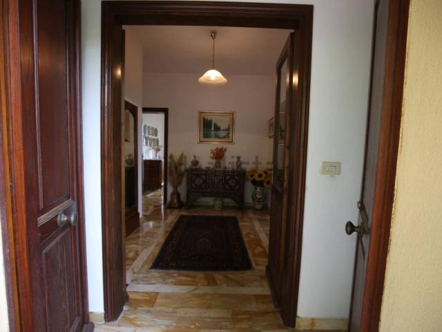 Case e ville in vendita di 360 m² in Via Andrea Costa