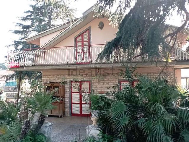 Case e ville in vendita di 360 m² in Via Bompietro