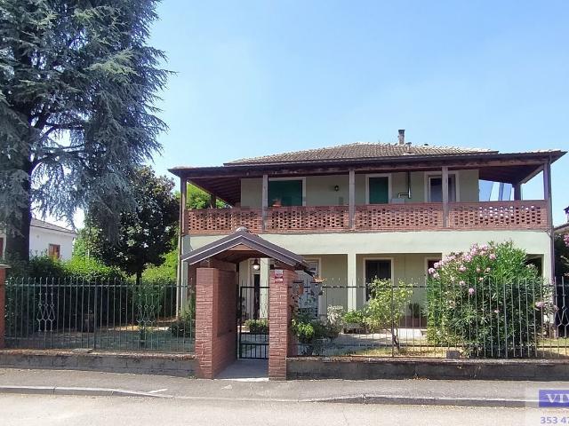 Case e ville in vendita di 360 m² in Via Giuseppe Garibaldi