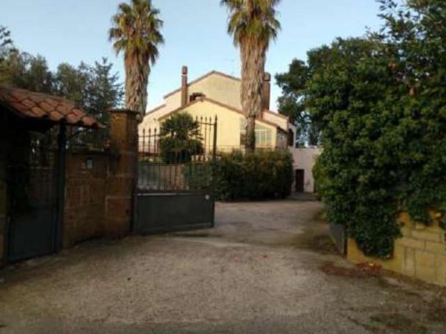 Case e ville in vendita di 360 m² in Via Felcete, 14