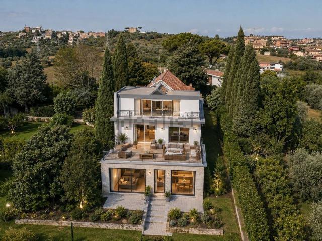 Case e ville in vendita di 360 m² in Via Monte del Tiro, 21