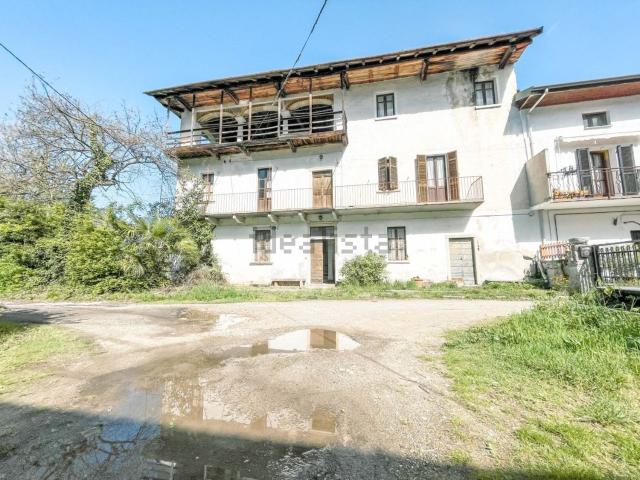 Case e ville in vendita di 360 m² in Via Monte Rosa, 4
