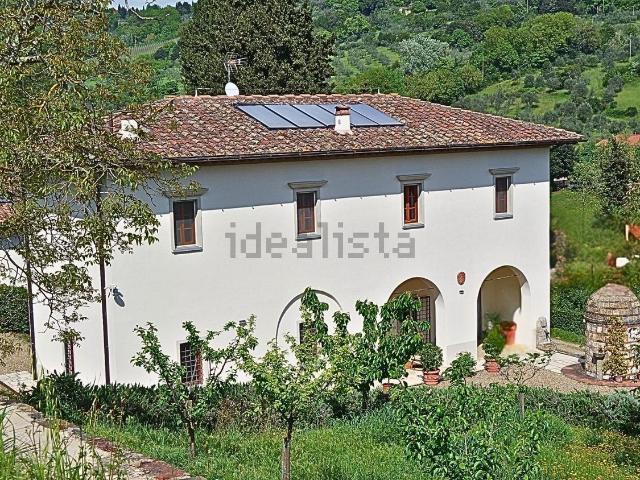 Case e ville in vendita di 360 m² in Via Mimmole