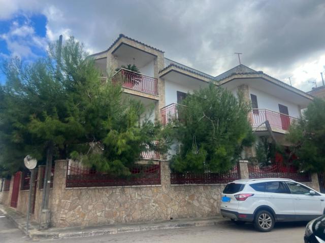 Case e ville in vendita di 360 m² in Via Municipio, 9