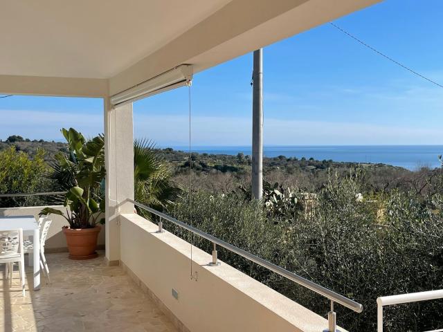 Case e ville in vendita di 360 m² in Via Novaglie