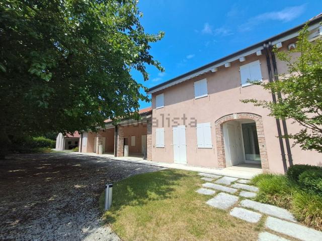 Case e ville in vendita di 360 m² in Via Piagnon, 31