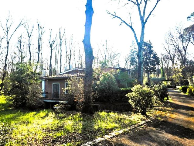 Case e ville in vendita di 360 m² in Largo Olgiata
