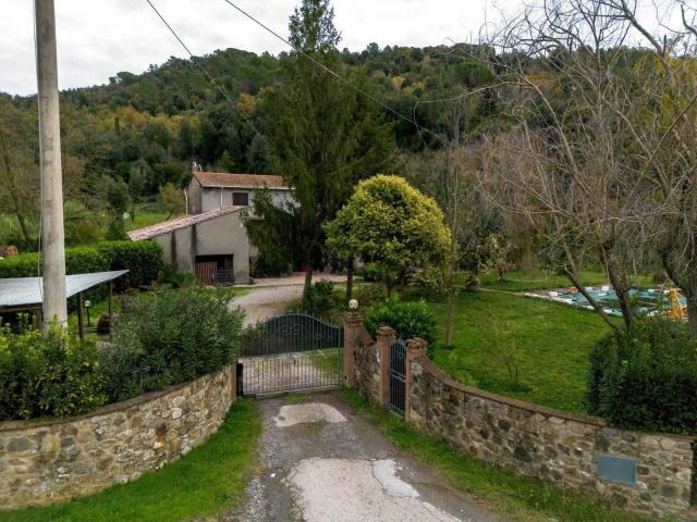 Case e ville in vendita di 360 m² in Località Le Marie