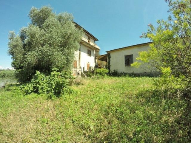 Case e ville in vendita di 360 m² in Piazza Cesare Battisti