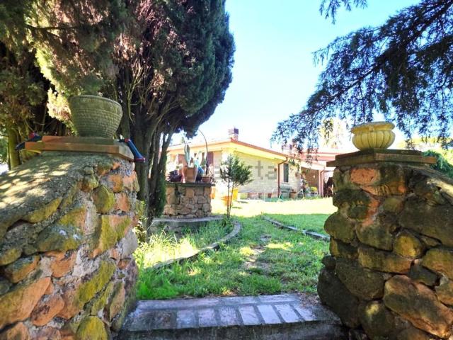 Case e ville in vendita di 360 m² in Strada della Mola dei Monti, 8