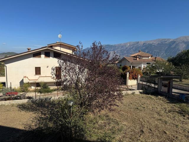 Case e ville in vendita di 360 m² in Strada Statale 479
