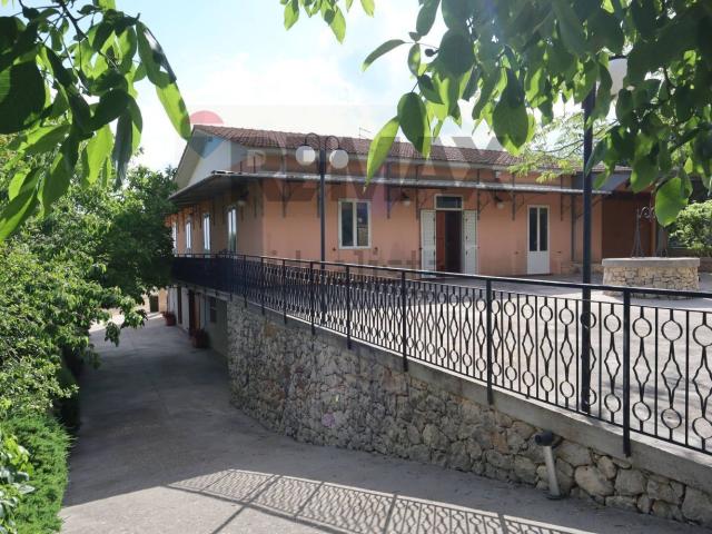 Case e ville in vendita di 360 m² in Strada Provinciale 24