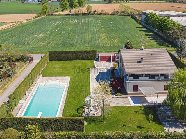 Case e ville in vendita di 360 m² in Strada Vicinale della Canova