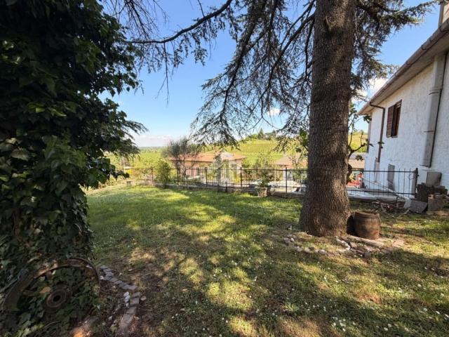 Case e ville in vendita di 360 m² in Strada Virgo Potens