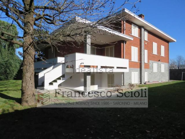 Case e ville in vendita di 361 m² in Via Basilico, 8