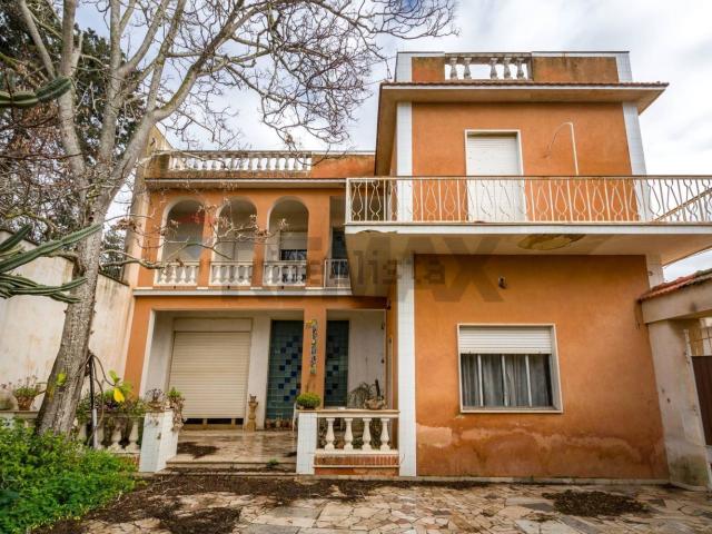 Case e ville in vendita di 361 m² in Via Ettore Majorana, 3