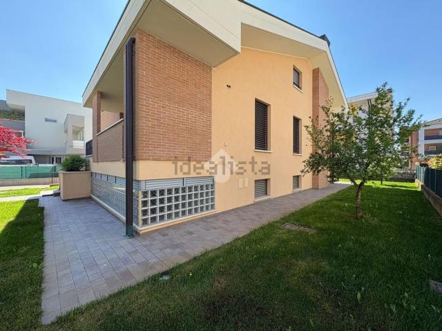 Case e ville in vendita di 361 m² in Via Primo Levi, 9875