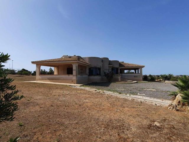 Case e ville in vendita di 361 m² in Contrada Casazze, 203