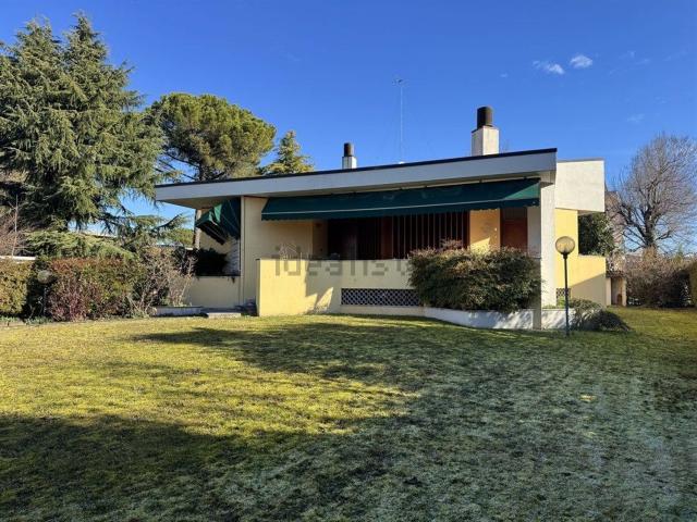 Case e ville in vendita di 362 m² in Via Goffredo Mameli