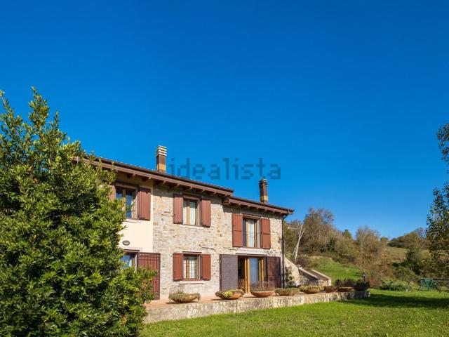Case e ville in vendita di 363 m² in Via Ara dei Conti