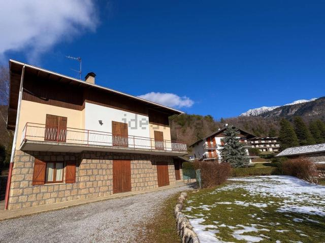 Case e ville in vendita di 363 m² in Via Glaiola, 6