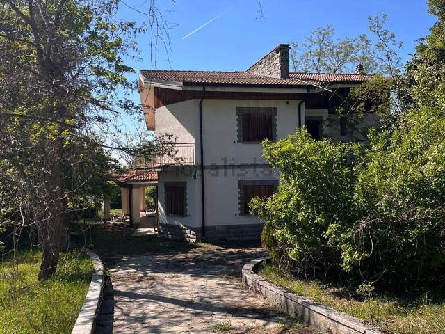 Case e ville in vendita di 363 m² in Via della Selva
