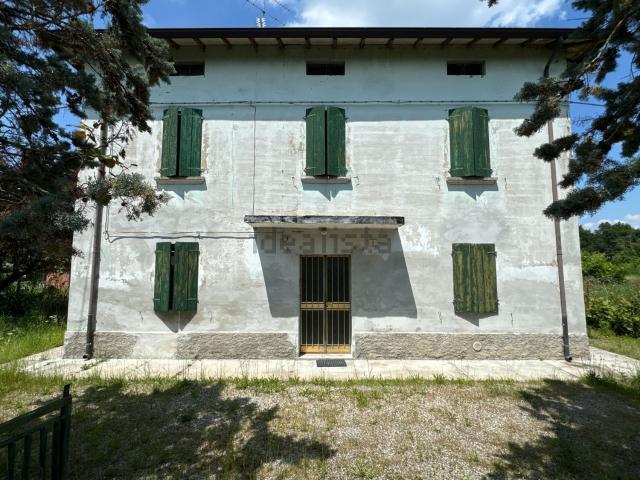 Case e ville in vendita di 363 m² in Via Roma, 5