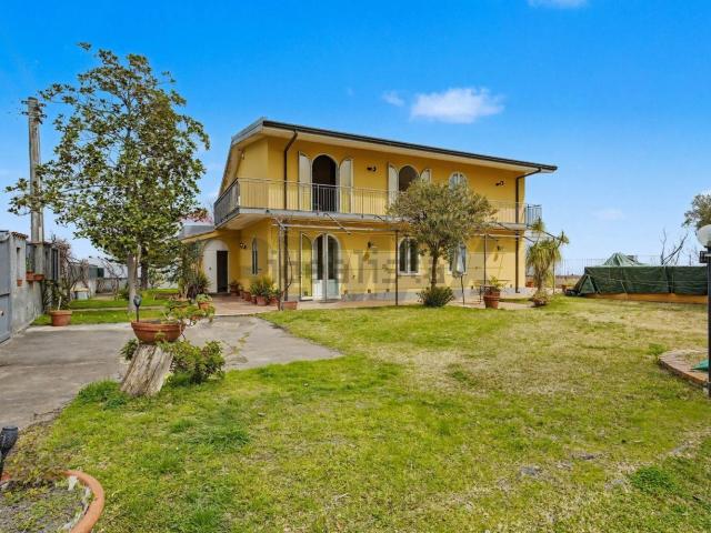 Case e ville in vendita di 363 m² in Via Rigolato, 48