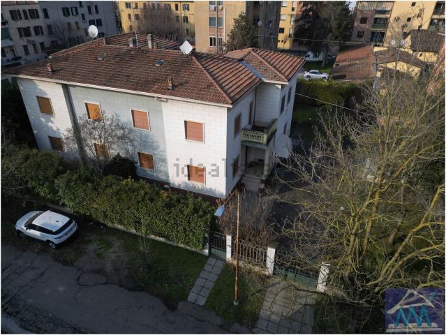 Case e ville in vendita di 364 m² in Via Righi, 7