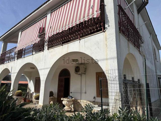 Case e ville in vendita di 365 m²
