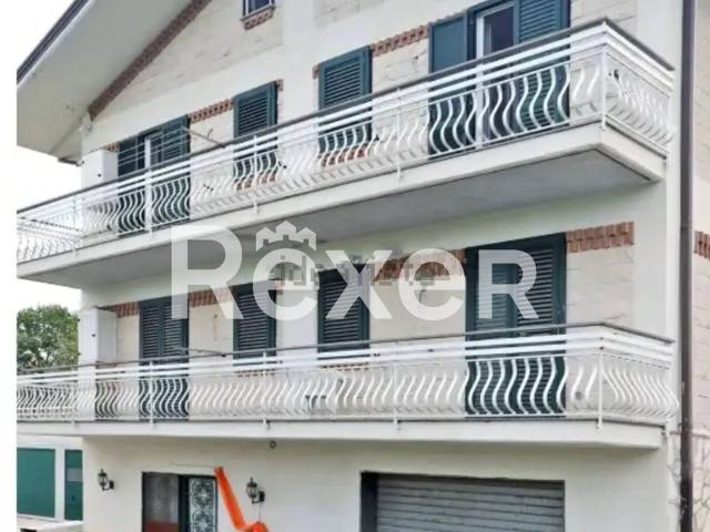 Case e ville in vendita di 365 m² in Via Cupa del Conte