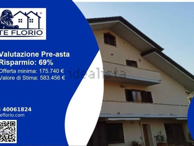 Case e ville in vendita di 365 m² in Via degli Ulivi