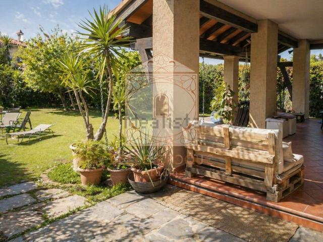 Case e ville in vendita di 365 m² in Via Salvador Allende, 79