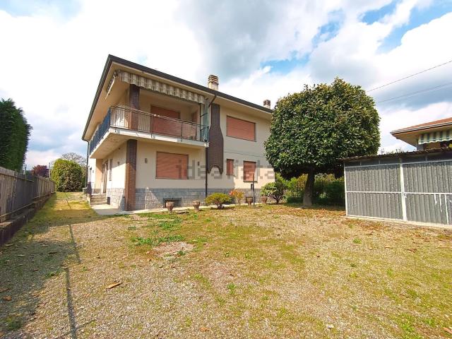 Case e ville in vendita di 365 m² in Via Pul Stretta