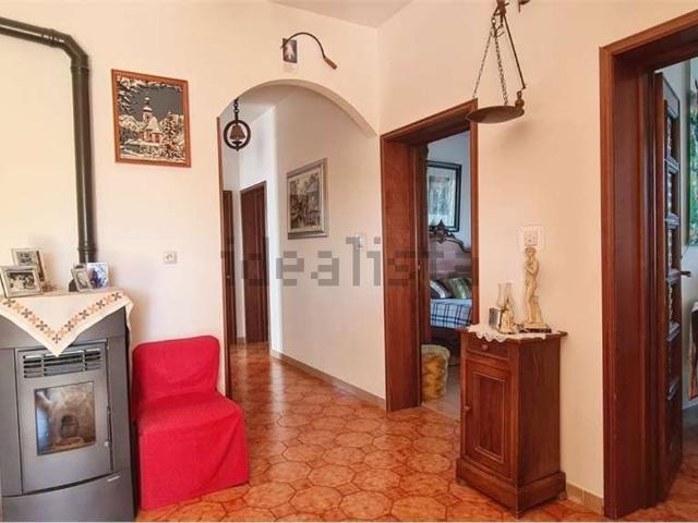 Case e ville in vendita di 365 m² in Via Remo Branca, 17