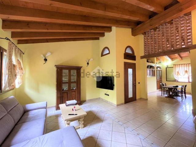 Case e ville in vendita di 366 m²